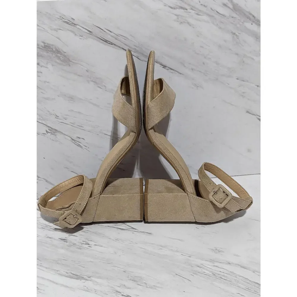 Chinese Laundry Women's Tan Suede Chunky Heel Sandal Size 10